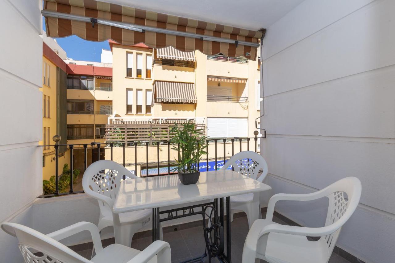 Апартаменты Apartamento La Victoria Малага Экстерьер фото