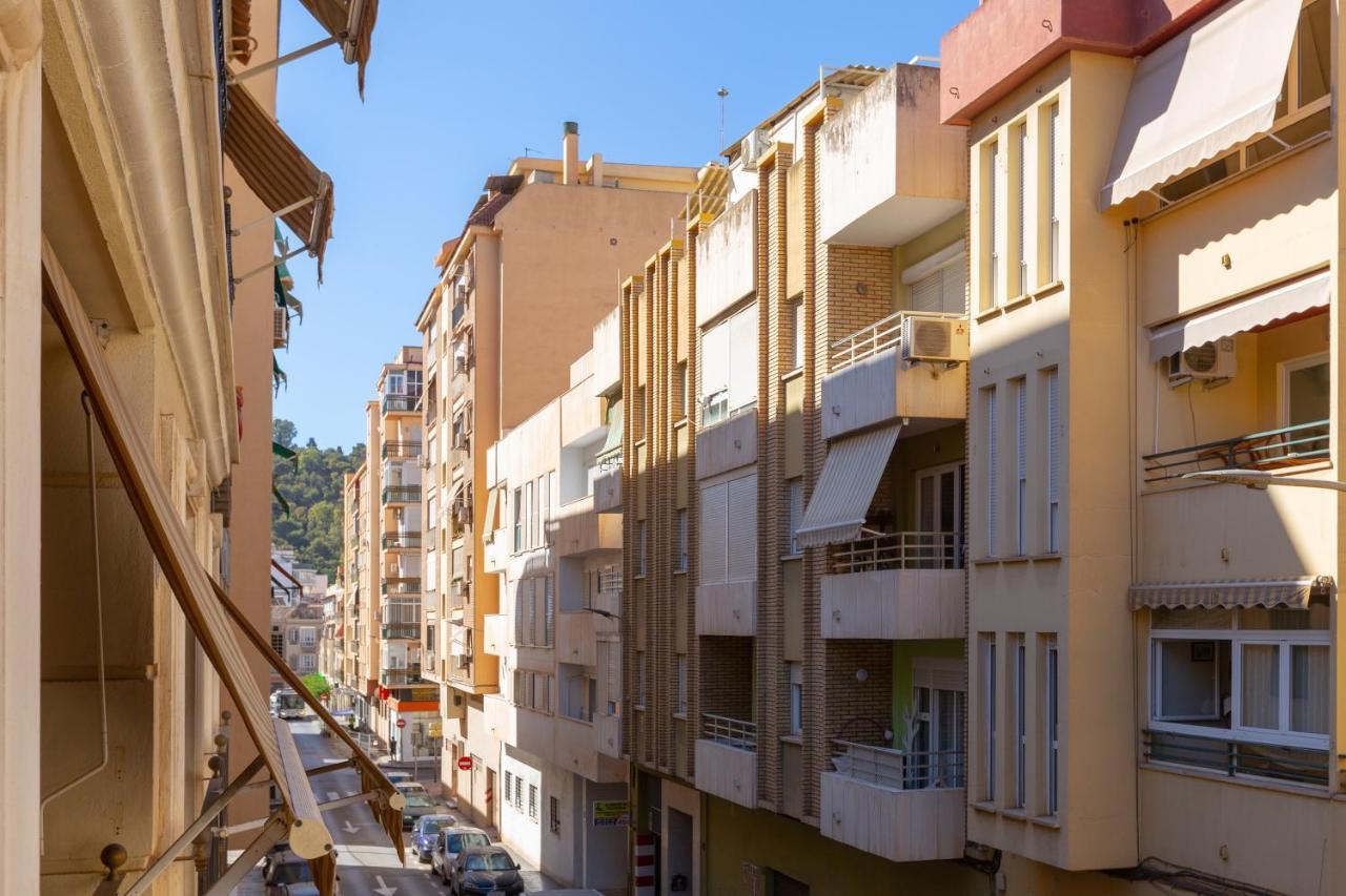 Апартаменты Apartamento La Victoria Малага Экстерьер фото