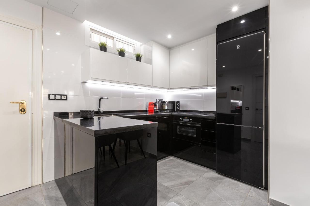 Апартаменты Apartamento La Victoria Малага Экстерьер фото