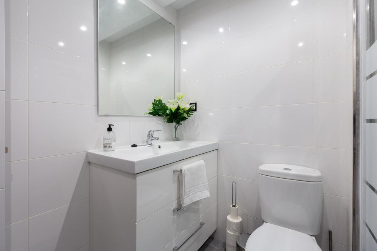 Апартаменты Apartamento La Victoria Малага Экстерьер фото