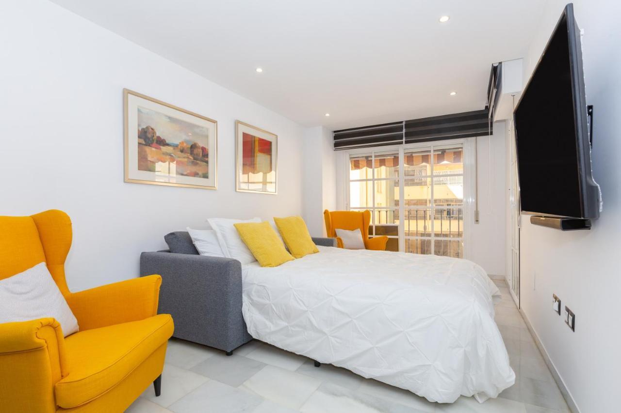 Апартаменты Apartamento La Victoria Малага Экстерьер фото